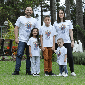 Camiseta Infantil com Imagem de Jesus das Santas Chagas