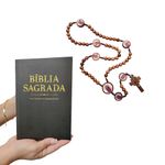 Kit-Biblia-Sagrada-Nova-Traducao-e-Terco-Jesus-das-Santas-Chagas-8mm.jpg