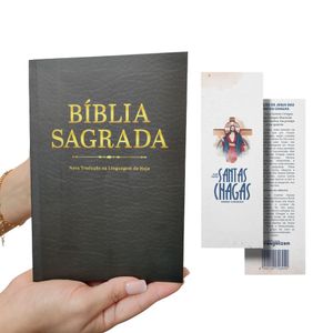 Kit Bíblia Sagrada Nova Tradução e Marca Página Jesus das Santas Chagas