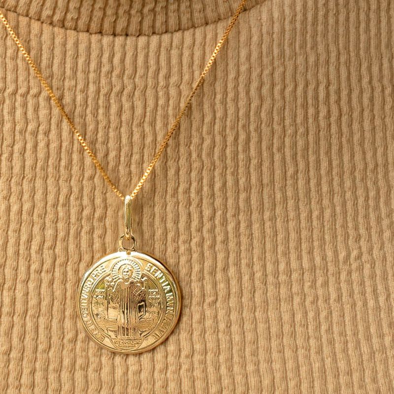 Colar Medalha de Sao Bento Semijoia Banhada a Ouro -2-